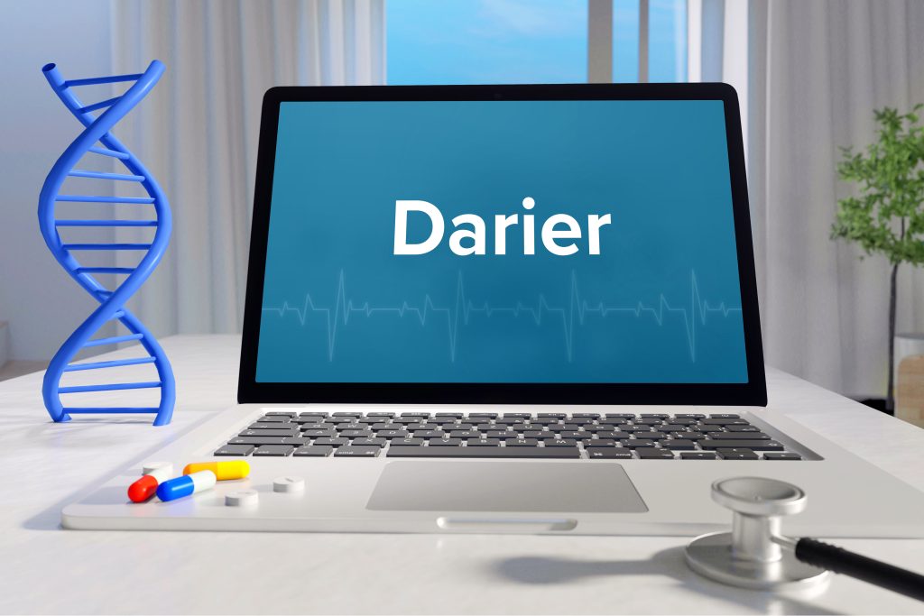 Darier – Medizin/Gesundheit. Computer im Büro mit Begriff auf dem Bildschirm. Arzt/Gesundheitswesen